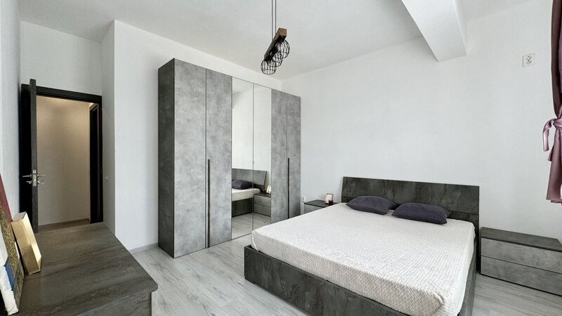 Parcul Teilor, de inchiriat apartament 2 camere, centrala proprie.