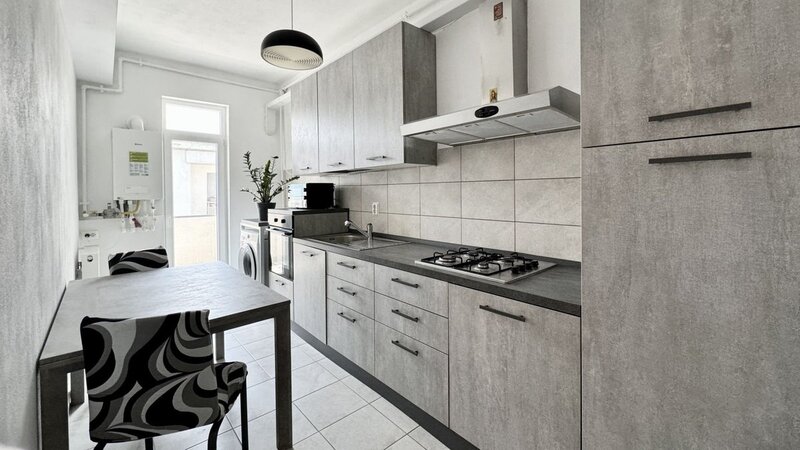 Parcul Teilor, de inchiriat apartament 2 camere, centrala proprie.